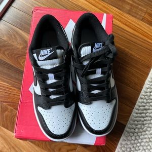 Panda dunks size 7.5